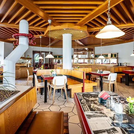 Und Rasthof Avus 3* برلين