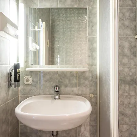 Und Rasthof Avus موتيل برلين