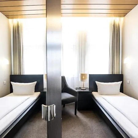 Und Rasthof Avus موتيل 3*