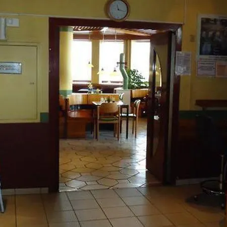 Und Rasthof Avus 3* برلين