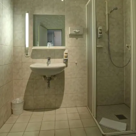 Und Rasthof Avus 3* برلين