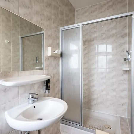Und Rasthof Avus Motel Berlin