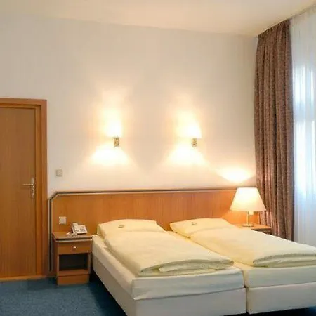 Motell Und Rasthof Avus 3*