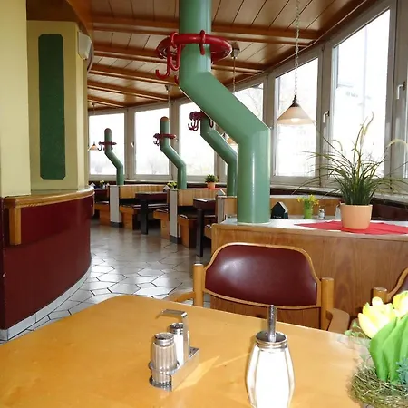 Und Rasthof Avus 2* Berlijn
